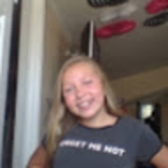 Meet your Posher, Sireena - Picture 1 of 1